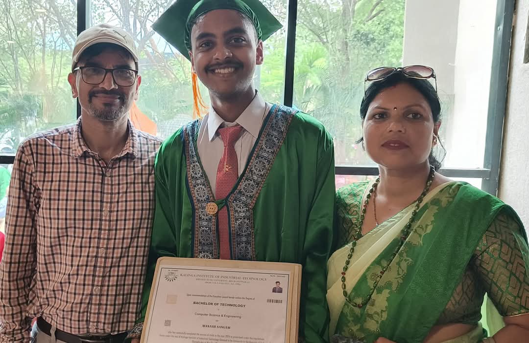 Convocation Photo with Mom and Dad